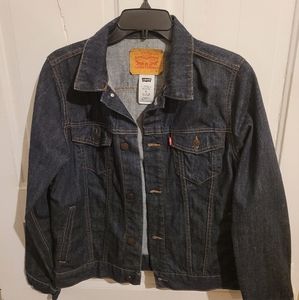 Levi Denim Jacket EUC - Like brand new.